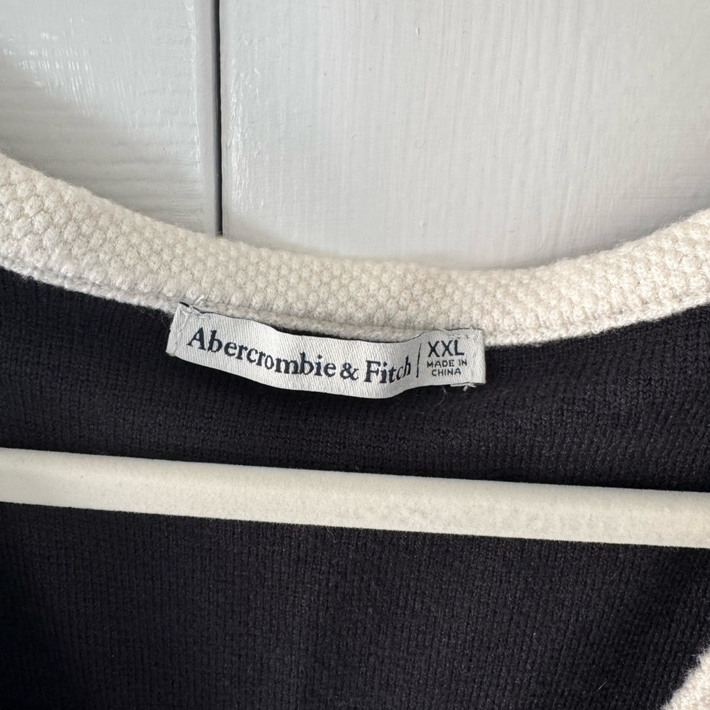 Abercrombie & Fitch Black and White Striped Top - Picture 2 of 2